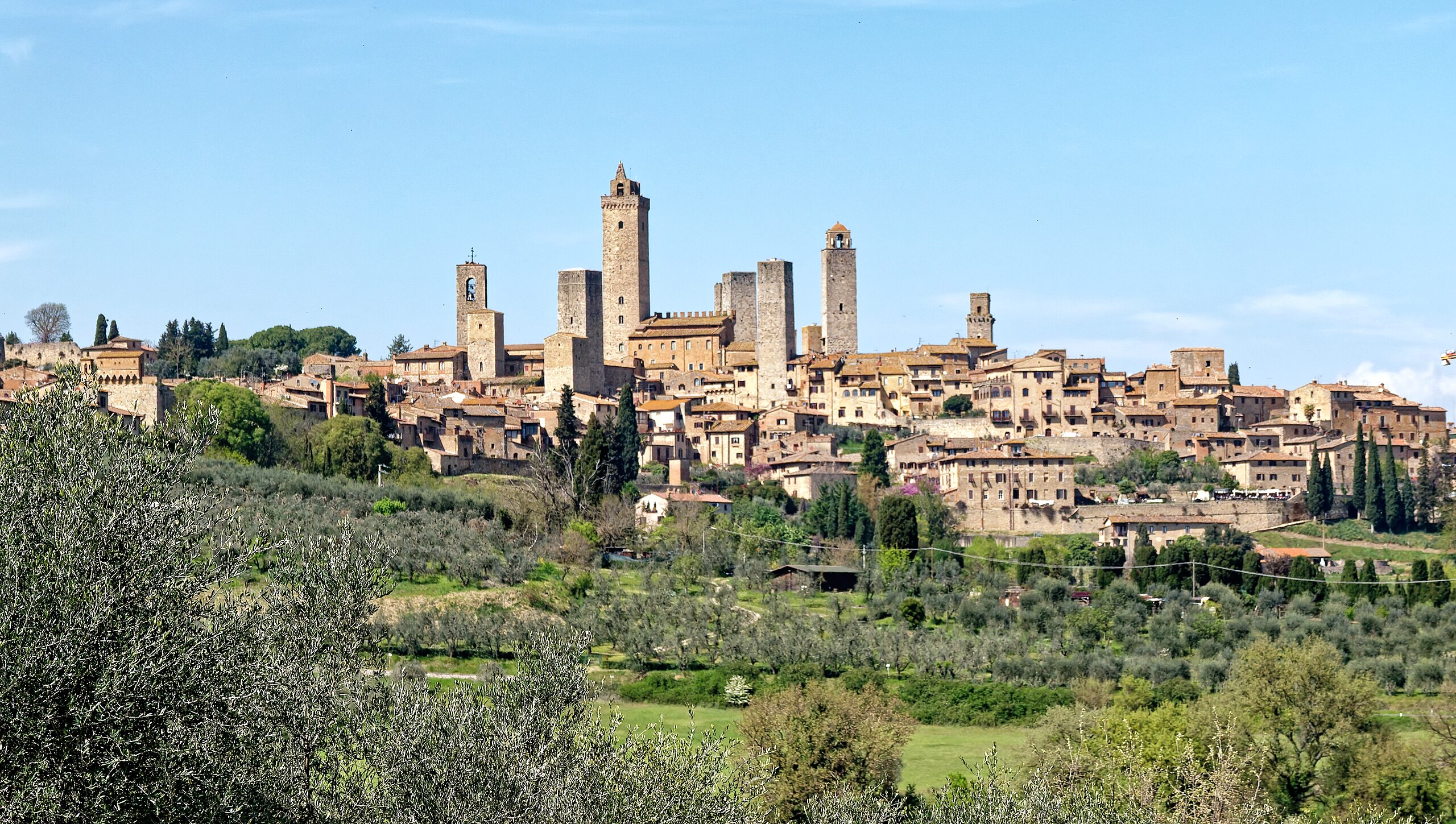 Figure 21: (F1_10a) San Gimignano skyline