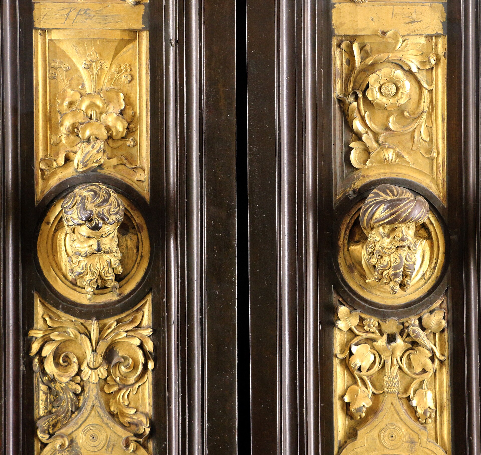 Figure 18: (F4_17) Details from the frame of the Gates of Paradise