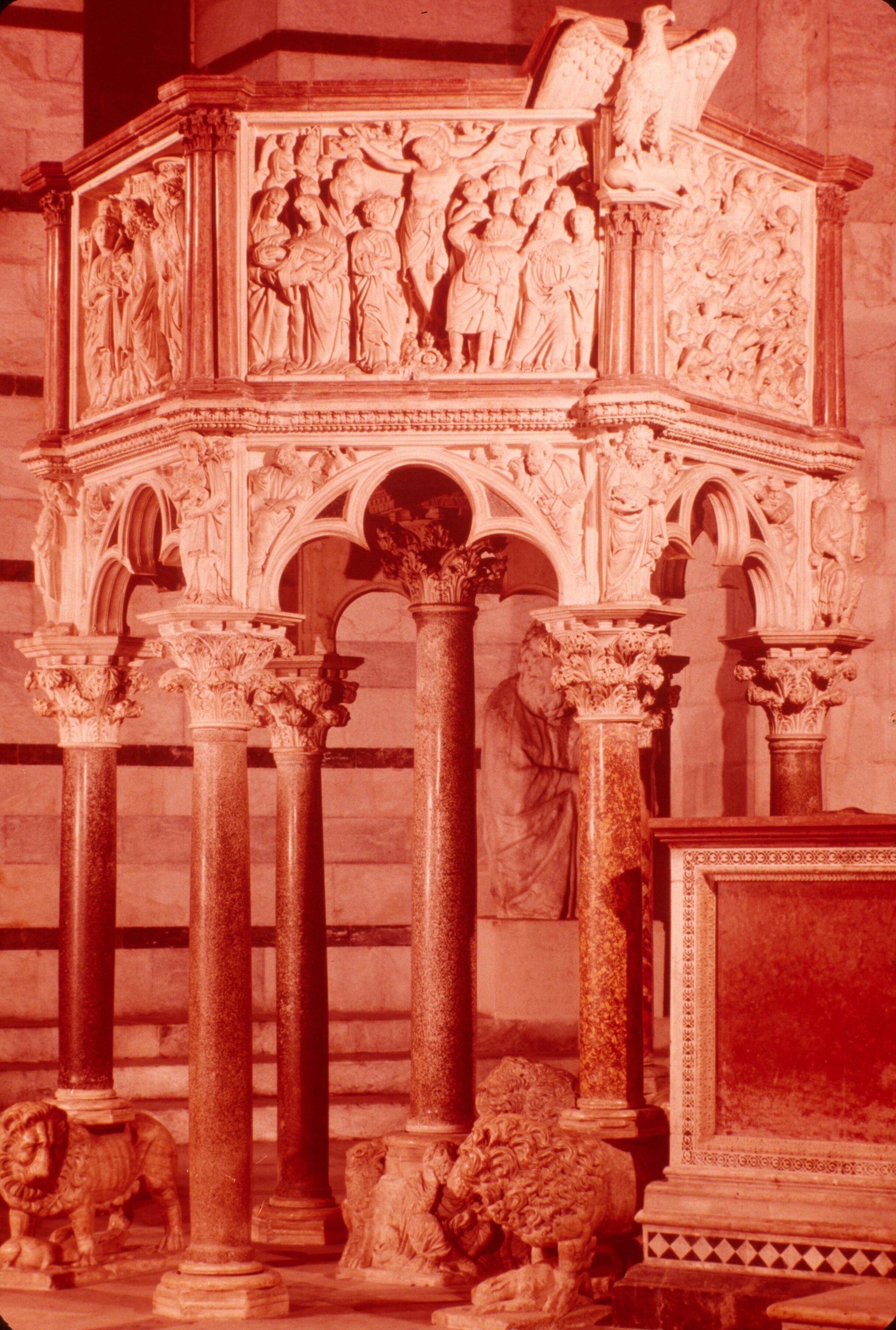 Figure 1: (P_Pu_1) Pisano’s font at Pisa Baptistry (l); Cimabue’s cross at Santa Croce, Florence (r)