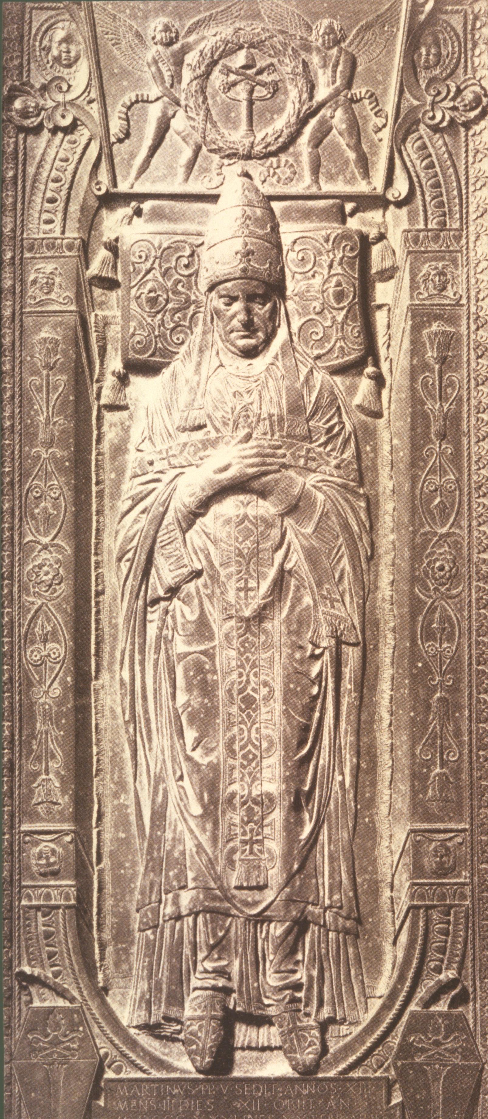 Figure 45: (R1_31) Michelozzo di Bartolomeo, Tomb of Pope Martin V, Basilica of St John Lateran