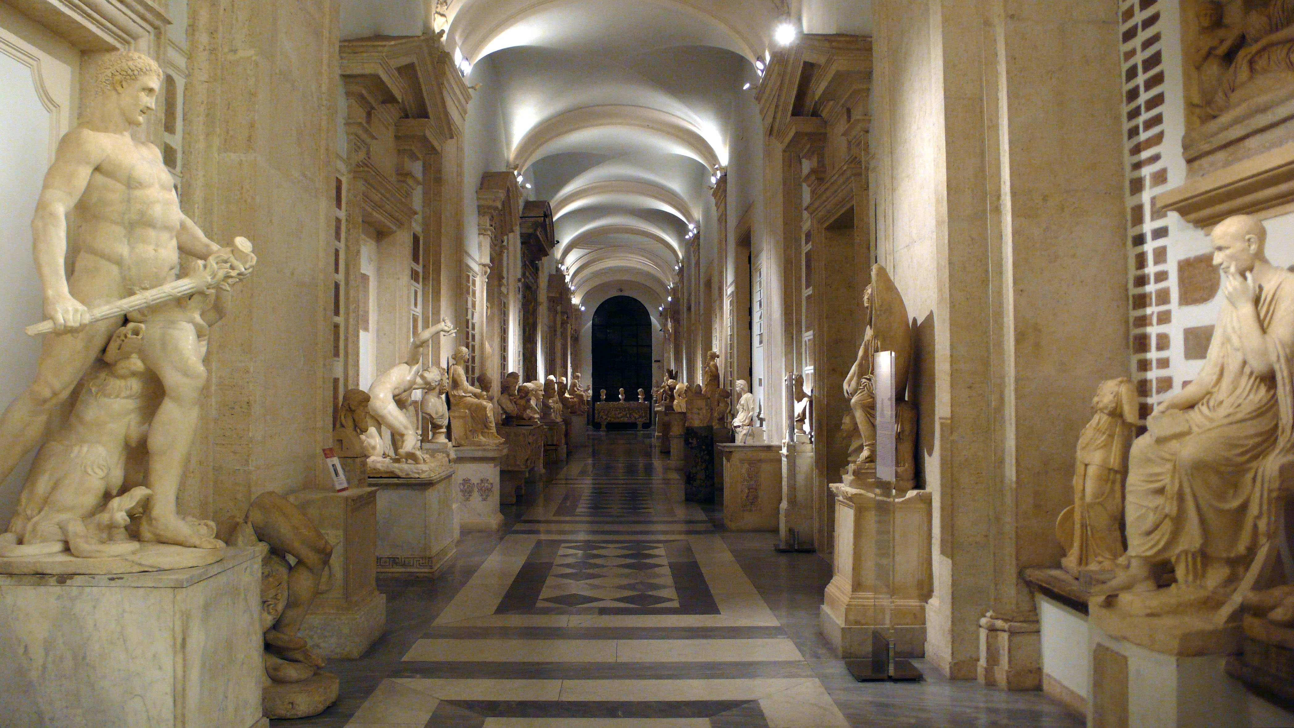 Figure 12: (R3_7) Classical statues in the Vatican Museums