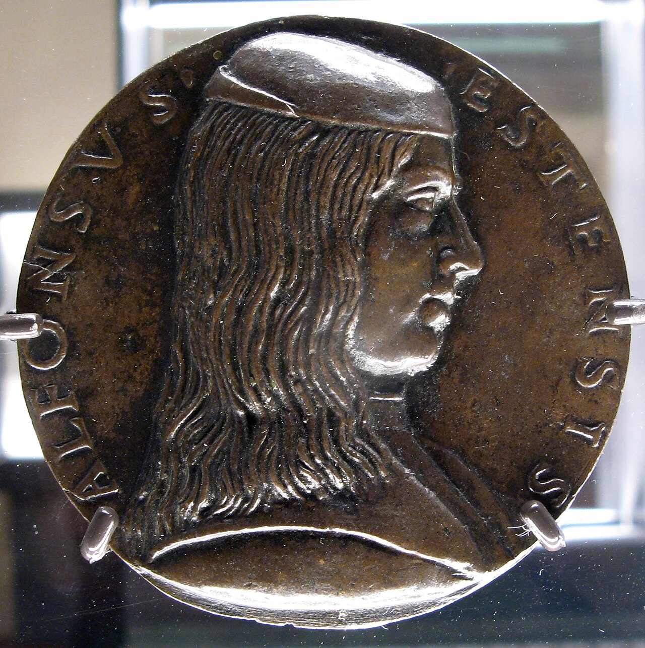 Figure 22: (V3_17) Niccolò di Forzore Spinelli, Portrait medal of Alfonso d’Este, 1492, Bargello Museum