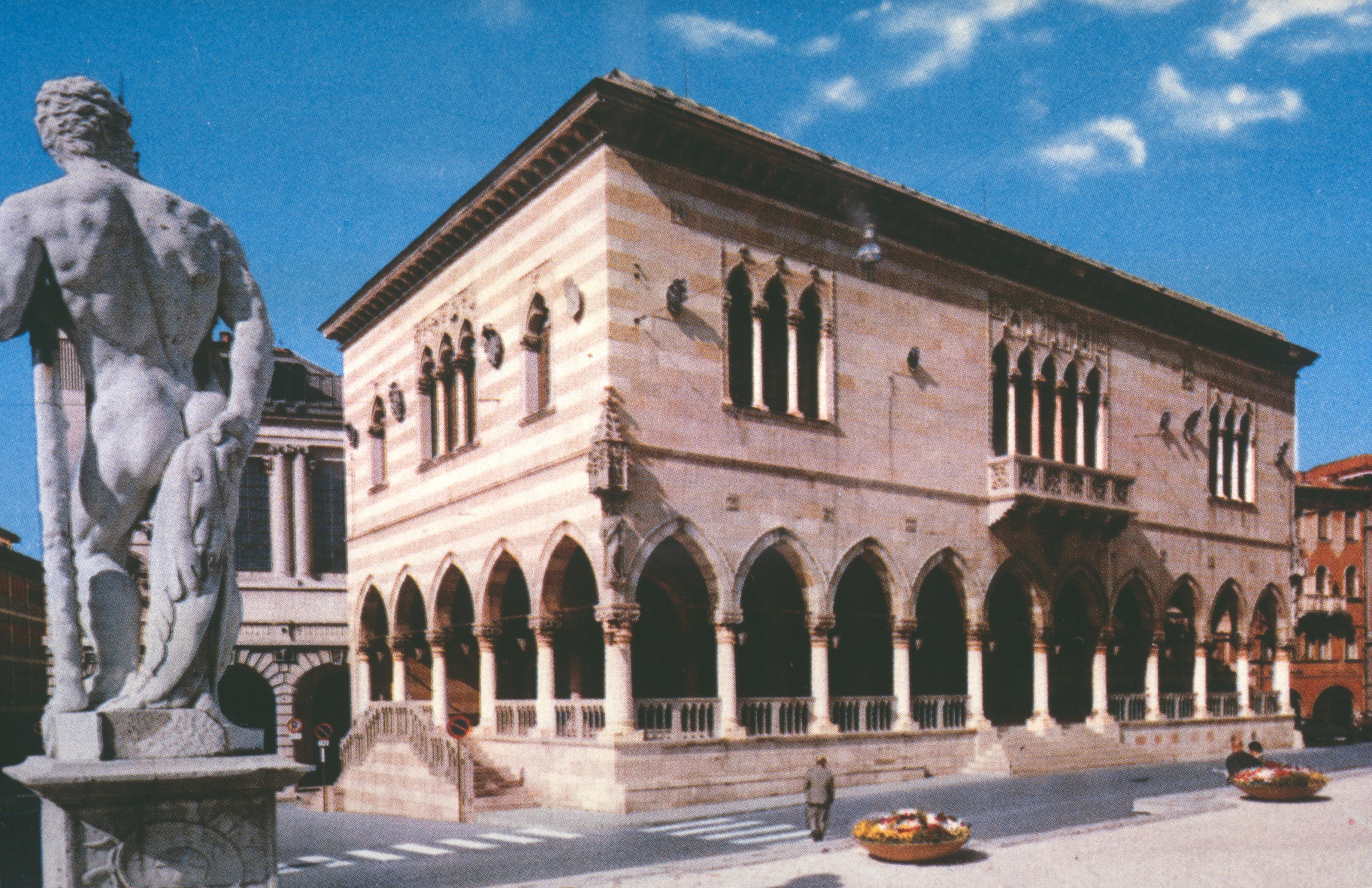 Figure 19: (V6_18) Loggia del Lionello, Udine